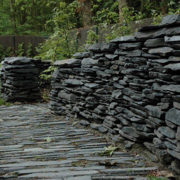 Jardin avec maçonnerie sèche à La Hulpe