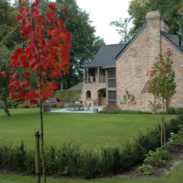 Jardin paysager avec piscine à Namur